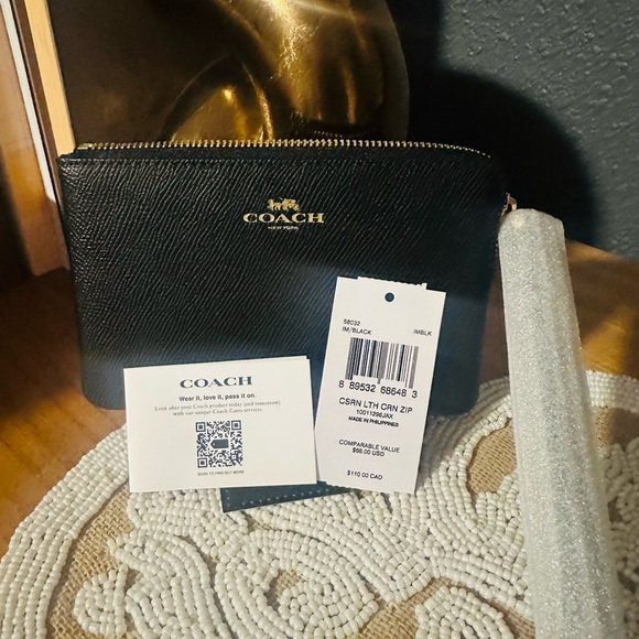 NWT Coach Black Textured Leather Zip Top Wallet Pouch Wristlet - Picture 1 of 5